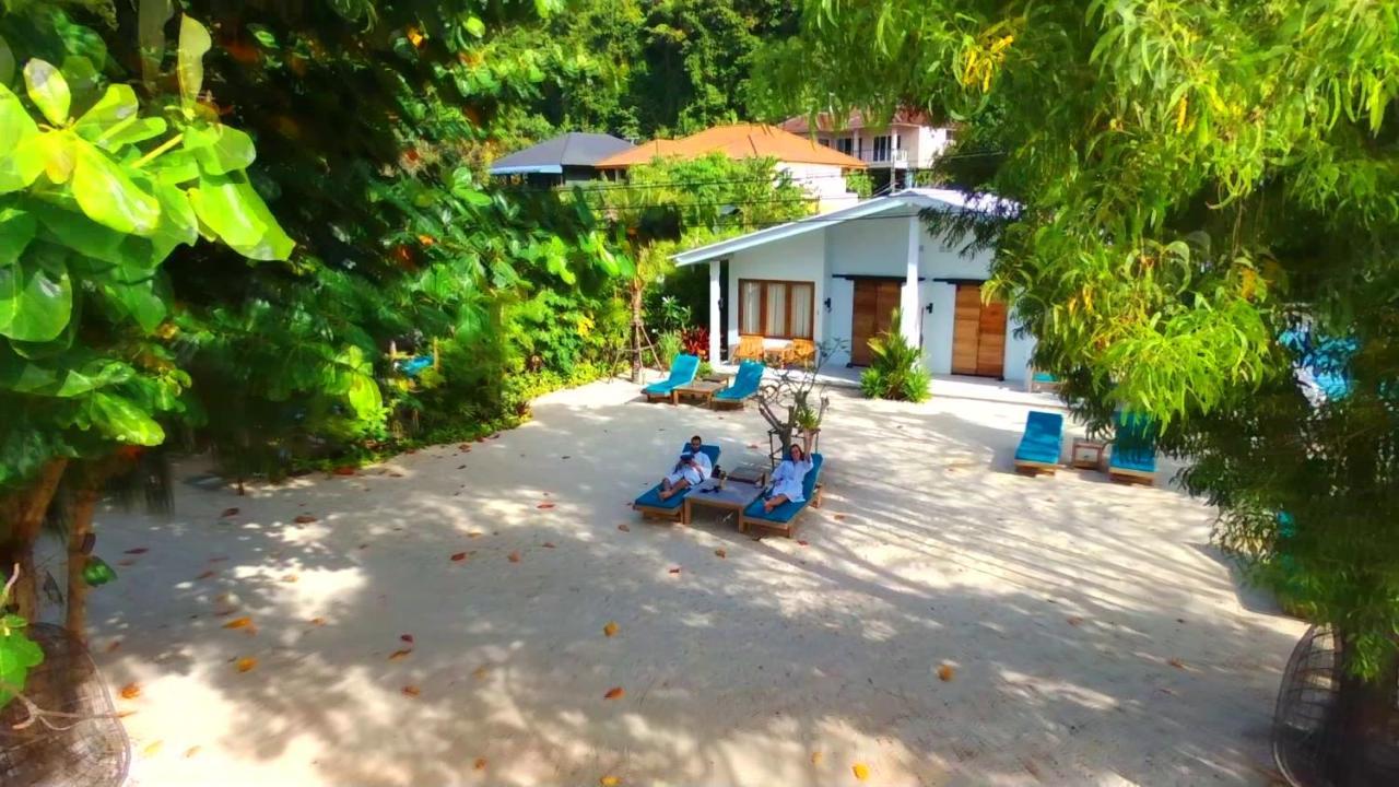 The Mooring Resort Panwa-stranden Eksteriør billede